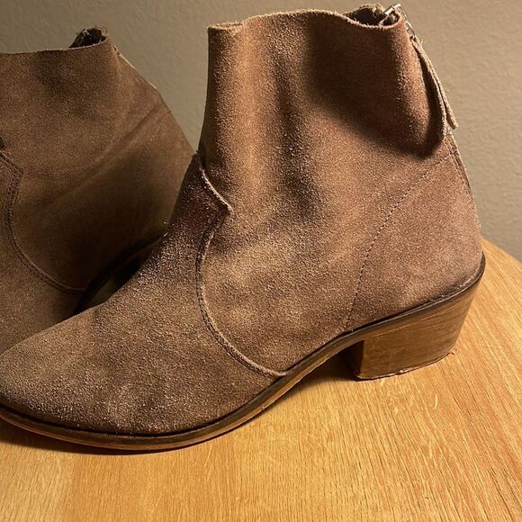 Rebels | Molly Western-Style Suede Booties, size 7.5 - Picture 5 of 14